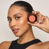 Danessa Myricks Beauty Yummy Skin Lowlighter - Lowkey - krémes highlighter barack árnyalaban